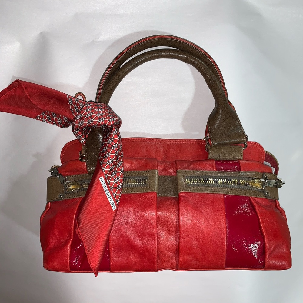 HERMÈS red silk GAVROCHE style scarf STIRRUP PRINT
